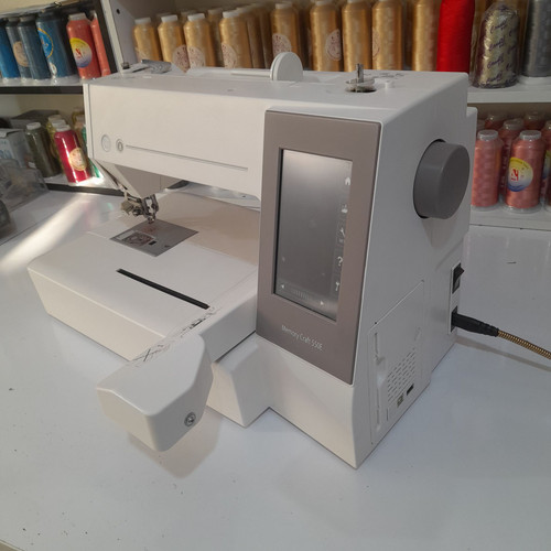 چرخ گلدوزی ژانومه Memory Craft 550E نمای کلی دستگاه